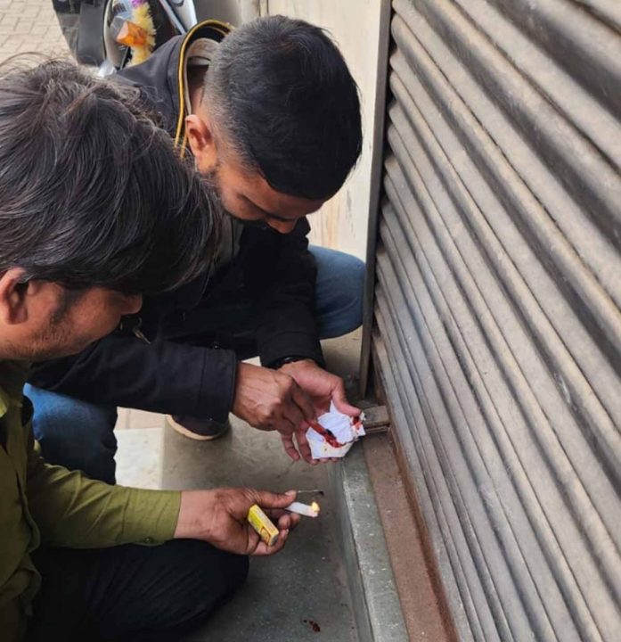पंडरी में दुकान सील, संपत्ति कर जमा नहीं करने पर कार्रवाई
