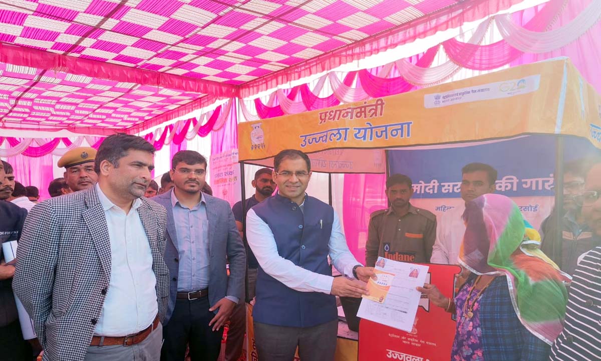 public welfare scheme : विकसित भारत संकल्प यात्रा के दौरान बुधवार को जिले के शहरी व ग्रामीण इलाकों में आयोजित