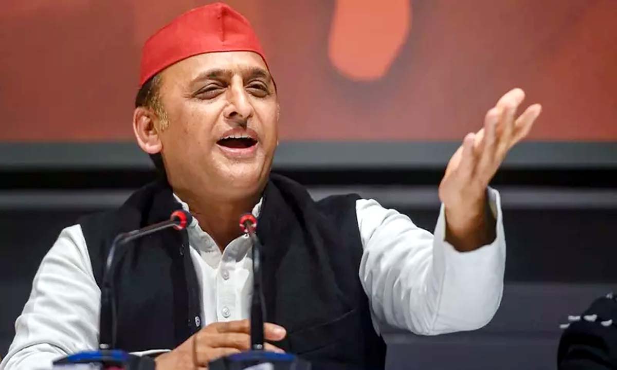 Akhilesh Yadav : रेलवे और मेट्रो स्टेशनों पर शराब बेचने भाजपा सरकार पर अखिलेश का तंज