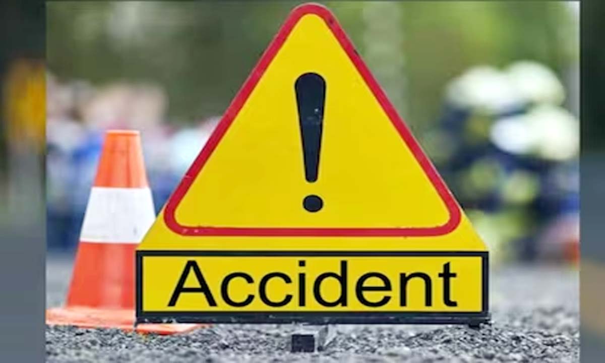 Amroha accident : बाइक सवार दंपती को टक्कर मारी ,उछलकर ओवरब्रिज से नीचे गिरी महिला की मौत पति बेटी गंभीर