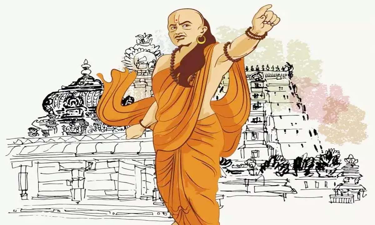 Chanakya niti : इन गुणों वाली संतान कुल का नाम रोशन करती है