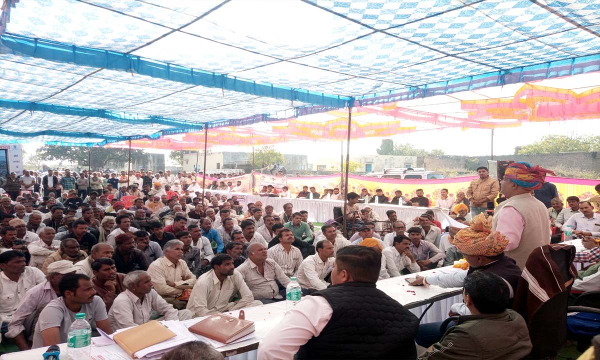 Pratapgarh : विकसित भारत संकल्प यात्रा के तहत जिलेभर में आयोजित हुए शिविर* *पात्र व्यक्ति को अधिक