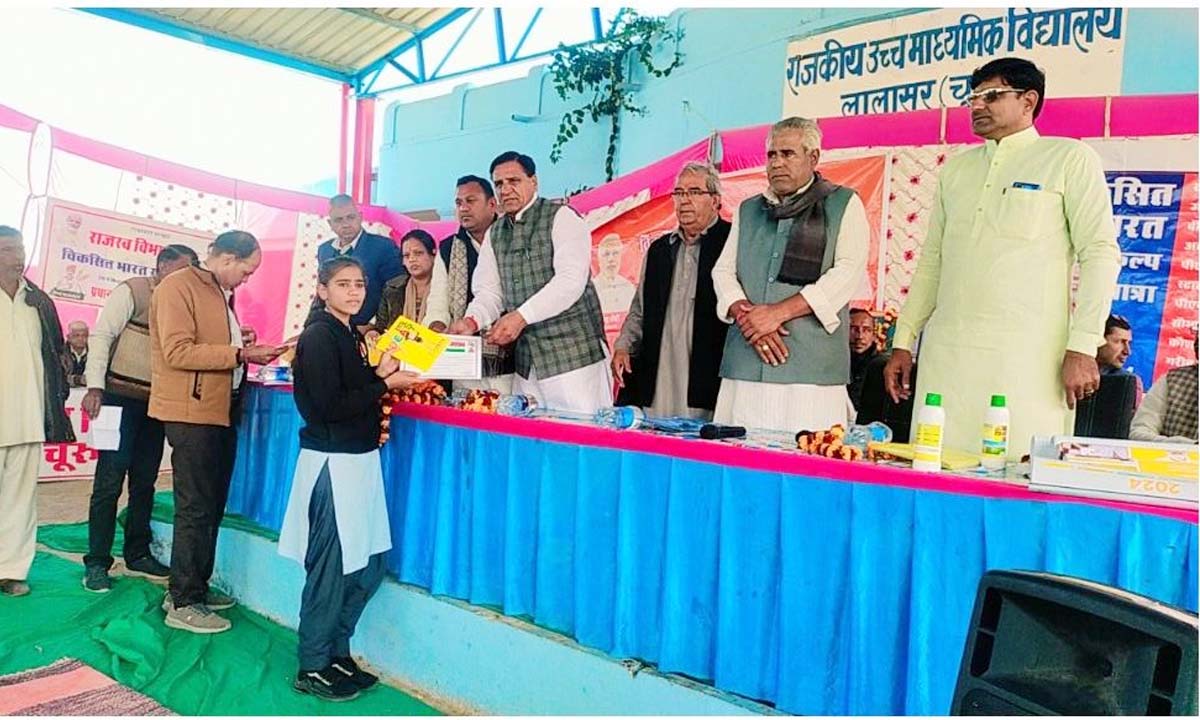 Churu : ग्रामीणों के लिए उपयोगी साबित हो रहे शिविर ः हरलाल सहारण
