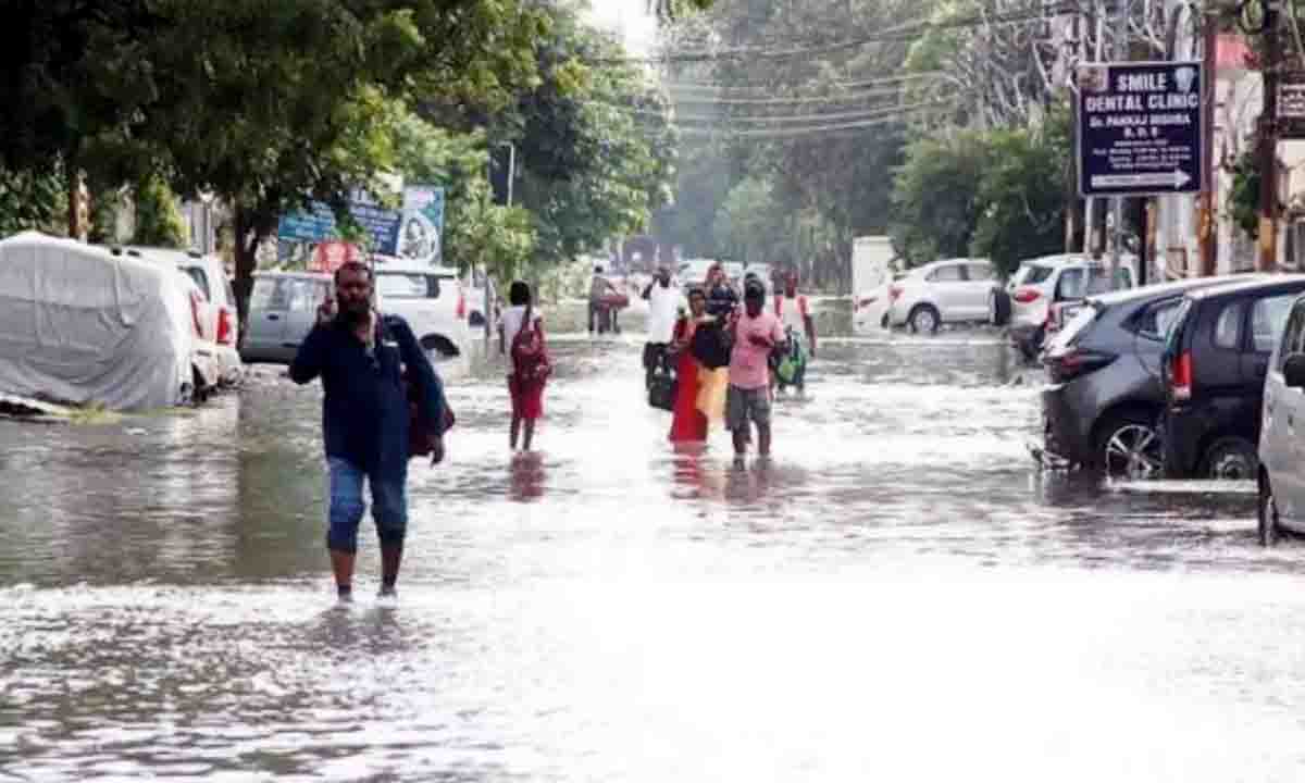 पश्चिमी उत्तर प्रदेश और आसपास बारिश, कल से मैचिंग तूफान का दिखेगा असर
