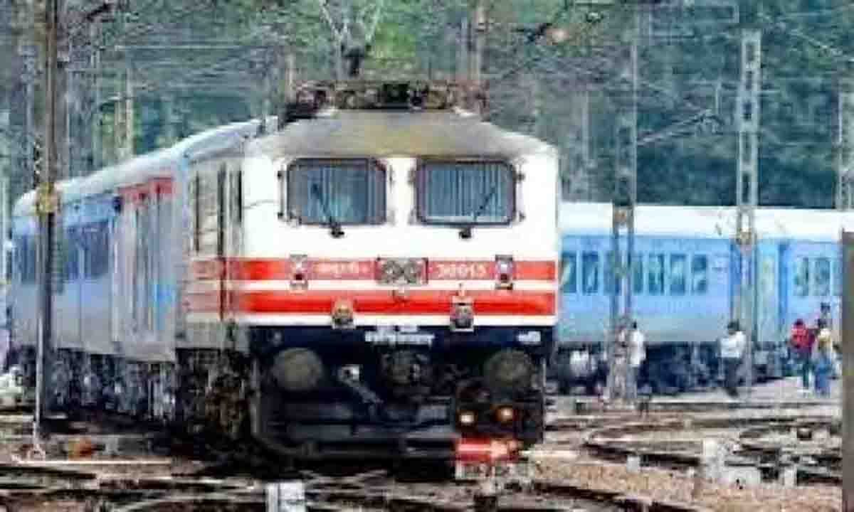 अयोध्या :16 ट्रेनें निरस्त, कई ट्रेनें बदले हुए रूट से चलेंगी