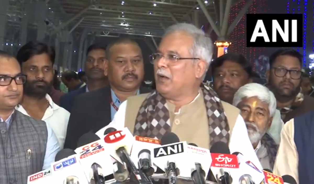 भूपेश बघेल दिल्ली रवाना, कल AICC में होगी हार की समीक्षा