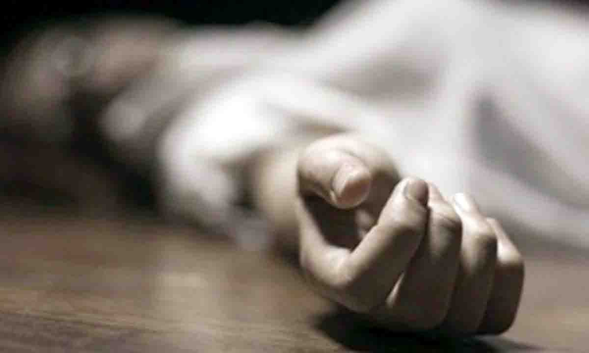 18 वर्षीय छात्रा का जला शव खाली प्लाट से बरामद 20 घंटे से थी लापता