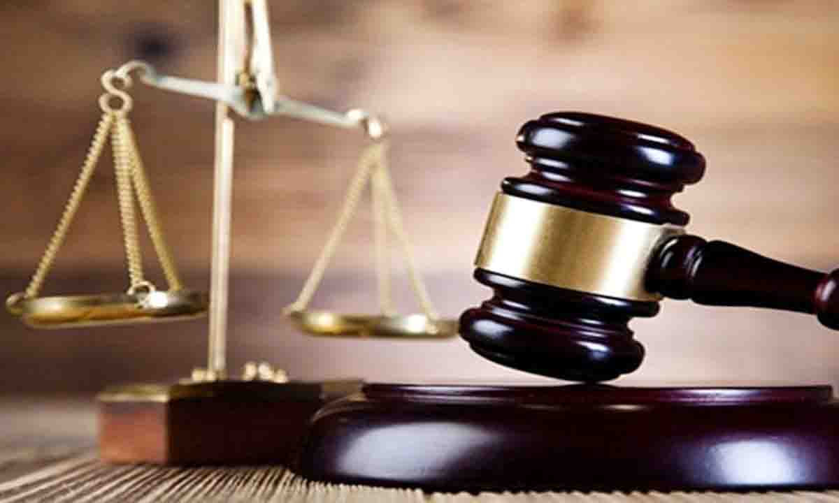शपथ आयुक्त के लिए मांगे आवेदन