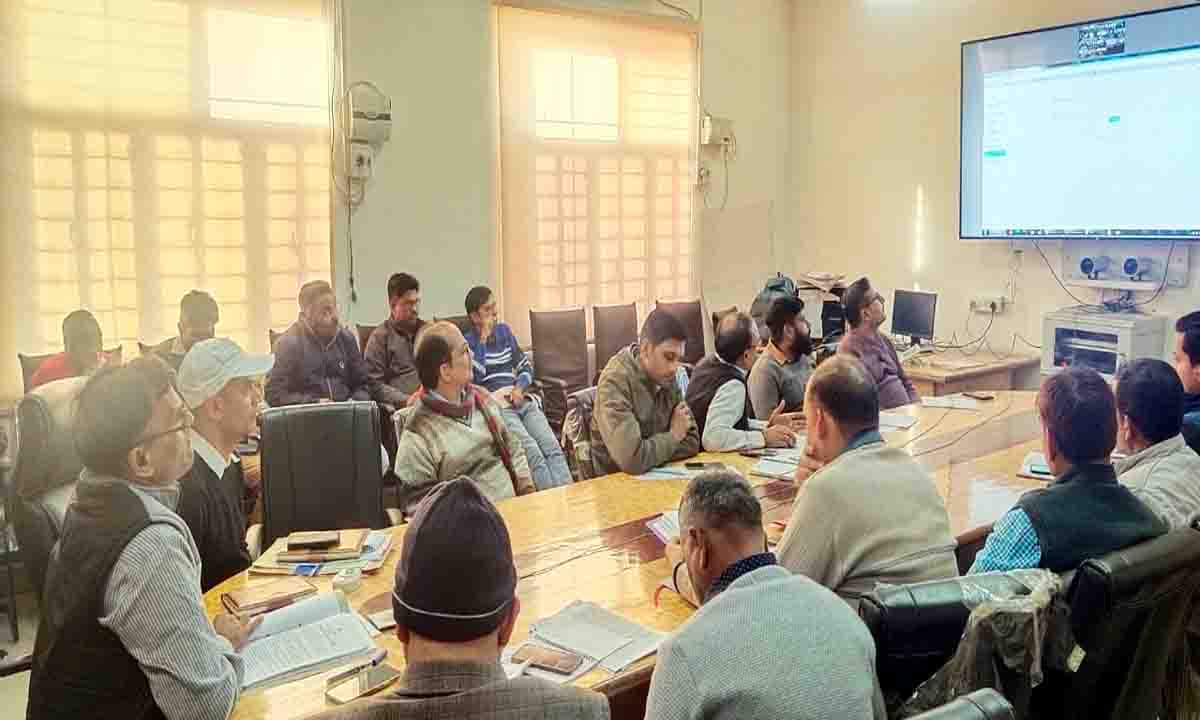 अधिक से अधिक पात्र व्यक्तियों को योजनाओं से लाभान्वित किया जाना सुनिश्चित करें-अतिरिक्त जिला कलक्टर