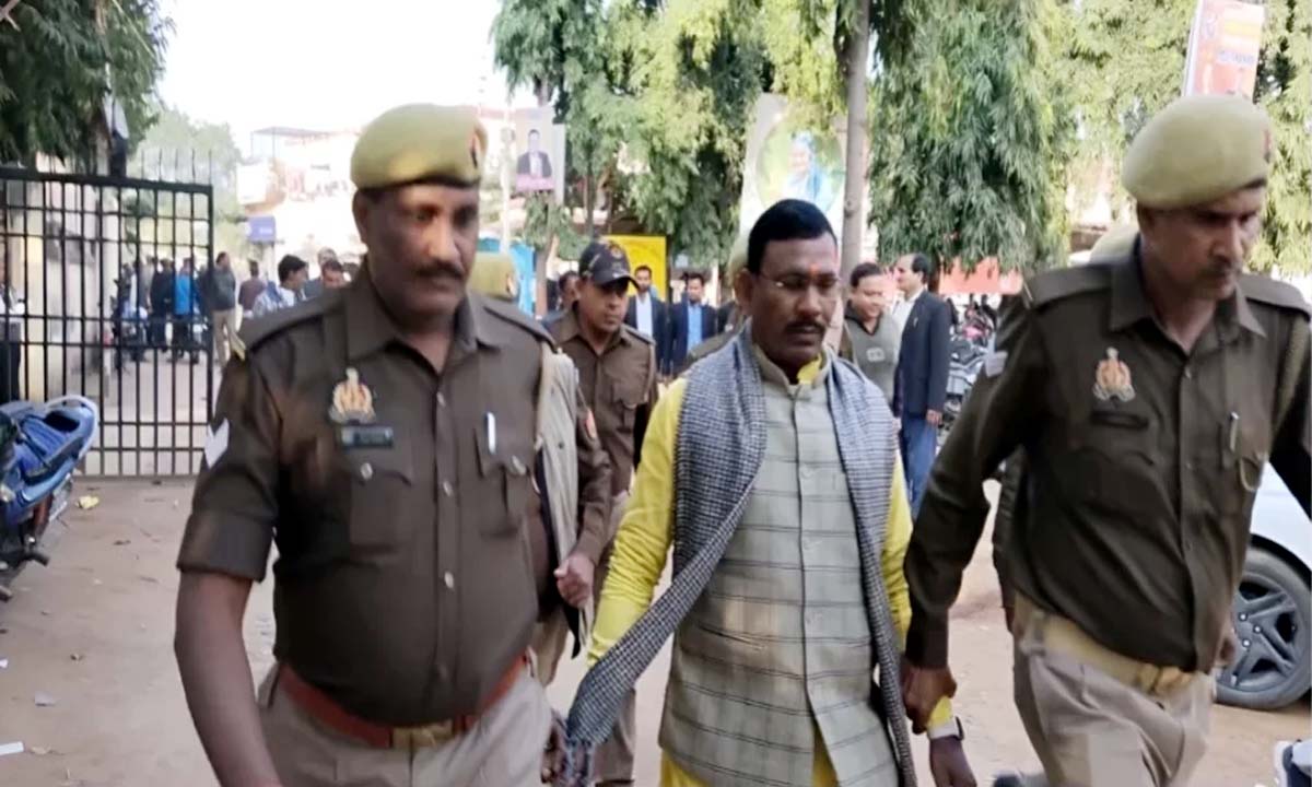 भाजपा विधायक रामदुलार गोंड पर नाबालिग से दुष्कर्म का आरोप में 25 साल की कैद