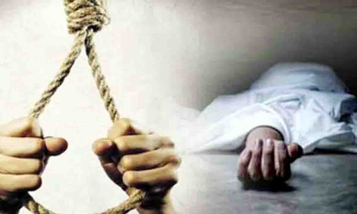 20 वर्ष की विधवा महिला ने फांसी लगाकर की आत्महत्या
