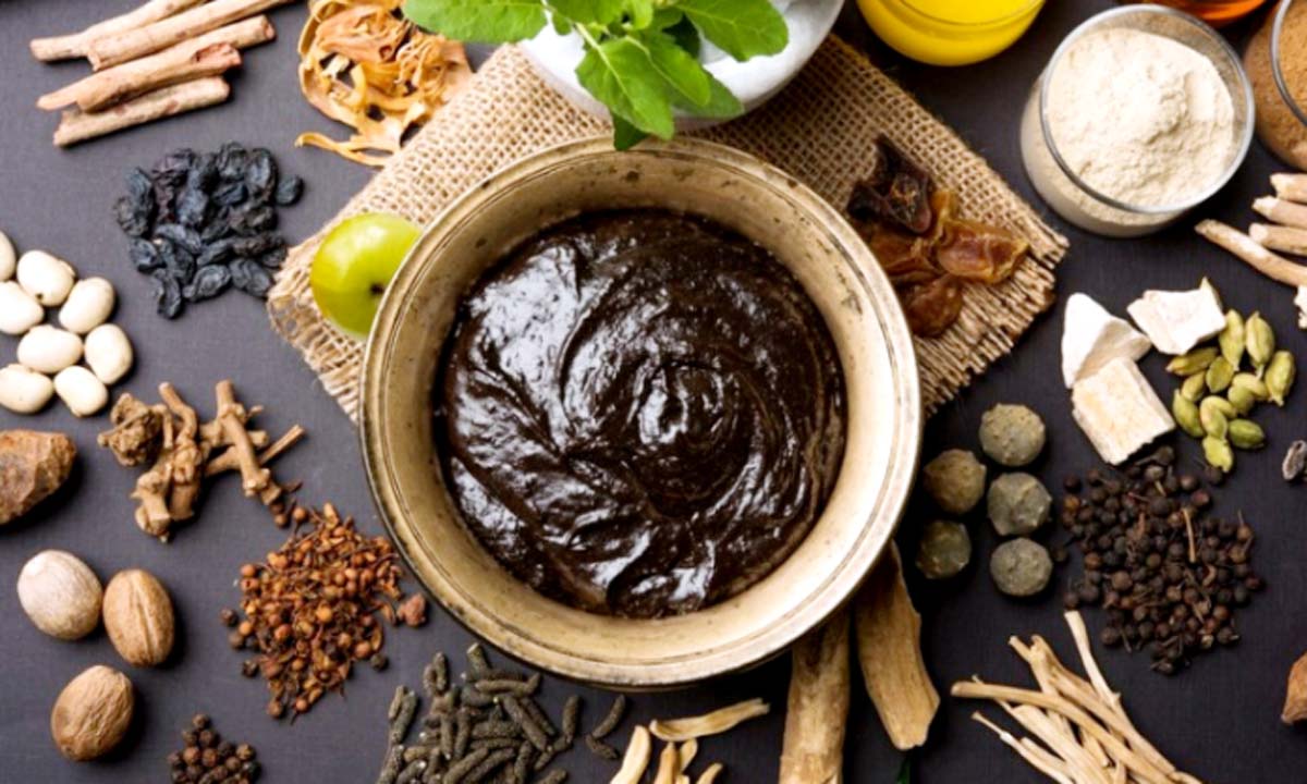Chyawanprash : सर्दियों में रोजाना कहते हैं च्यवनप्राश तो जाने कौन असली या नकली
