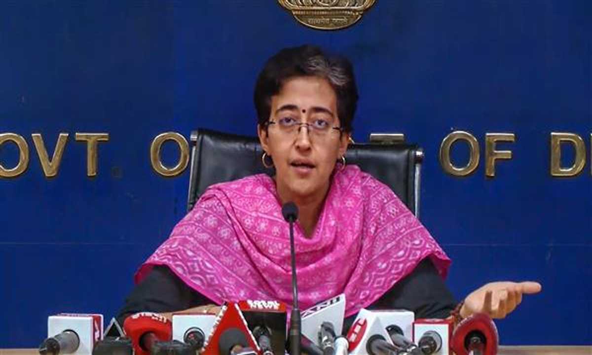 कैलाश गहलोत ने कानून विभाग खोया, आतिशी को मिला प्रभार