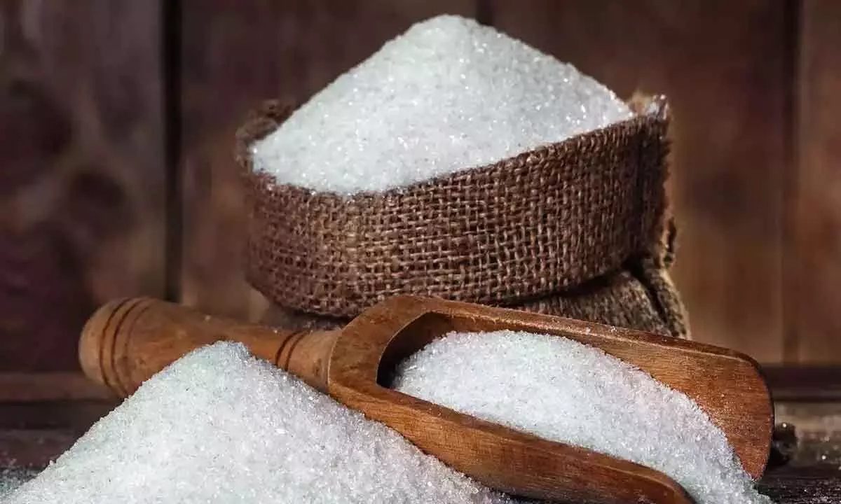 चीनी निर्यात पर अंकुश से आपूर्ति में गंभीर कमी की आशंका
