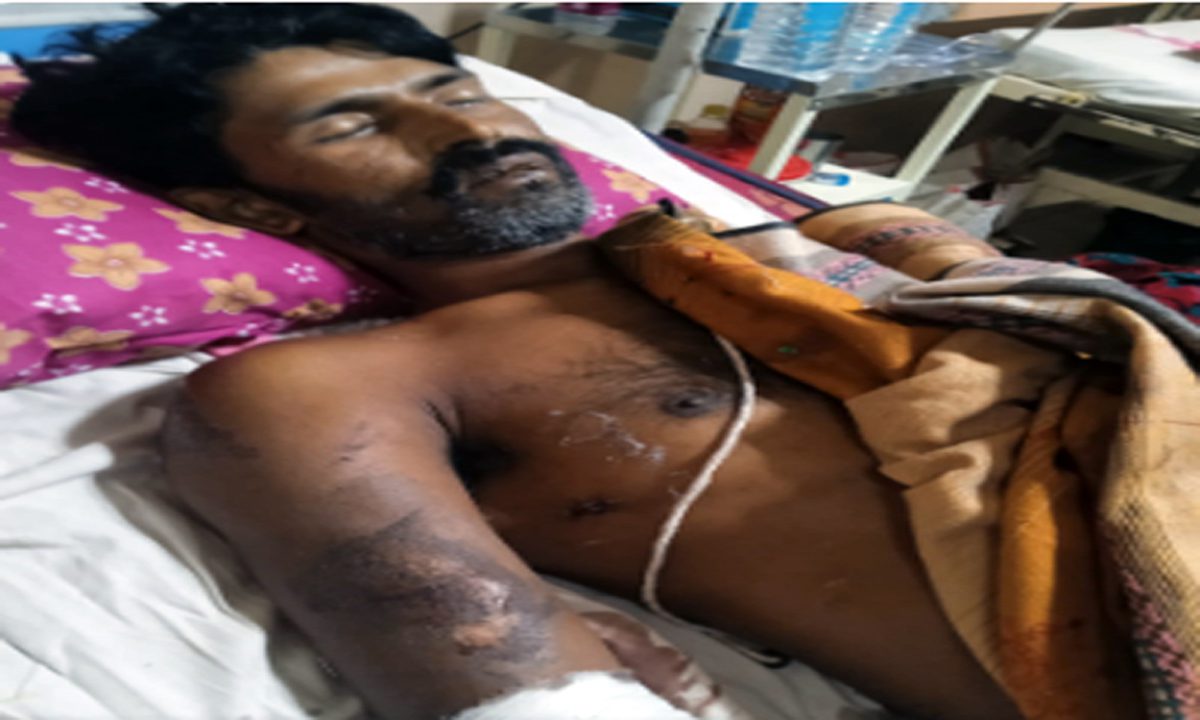 बेटे की दुर्घटना में मौत के बाद पिता ने अस्पताल में तोड़ा दम