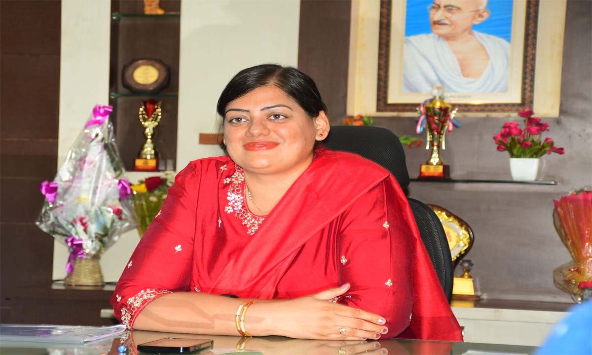 जिला कलक्टर डॉ. भारती दीक्षित ने बताया कि दिसम्बर माह कोहरे के कारण विद्यालयों प्रातः 9 बजे