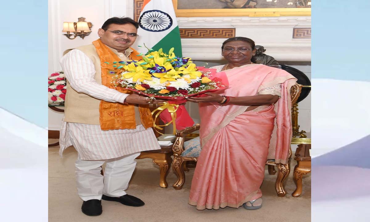 राजस्थान के मुख्यमंत्री भजन लाल शर्मा ने रविवार को नई दिल्ली में राष्ट्रपति श्रीमती द्रौपदी मुर्मू से शिष्टाचार की भेंट