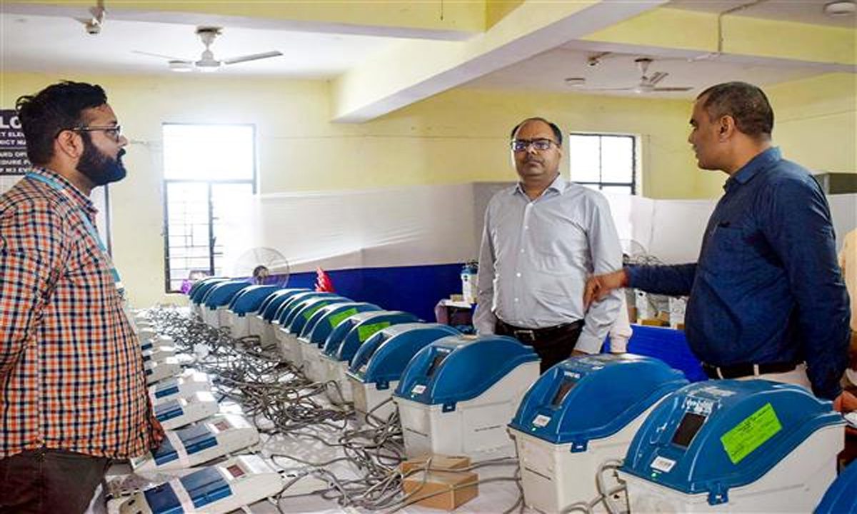 Delhi: इंडिया ब्लॉक पार्टी ने कहा- ईवीएम की अखंडता संदिग्ध
