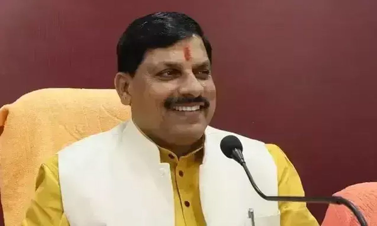 धर्म, मिथकों, भोजन के रूप में नए भारत की मांसपेशियाँ लचकती हैं