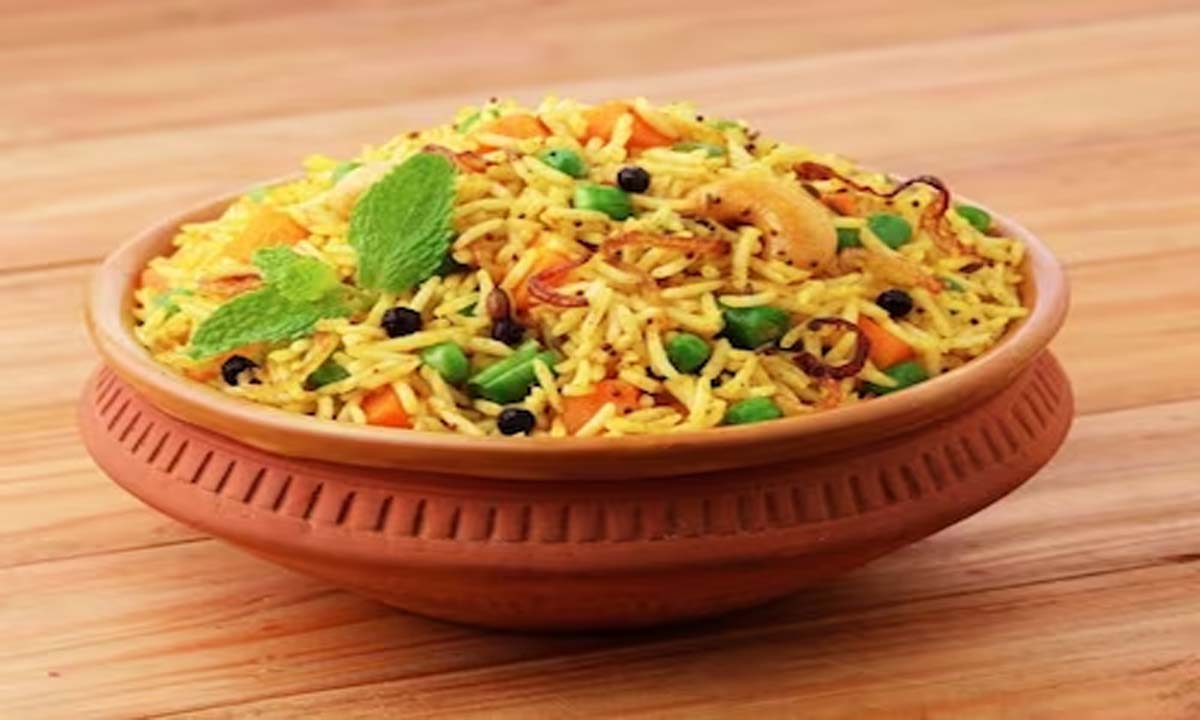 Veg Biryani : बनाएं वेज बिरयानी बेहद आसान रेसिपी