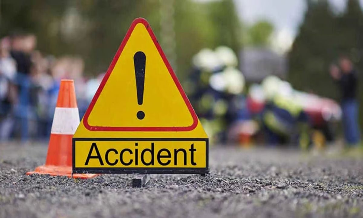 Mumbai accident: खड़े ट्रक से टकराई बाइक, 19 वर्षीय युवक की मौत