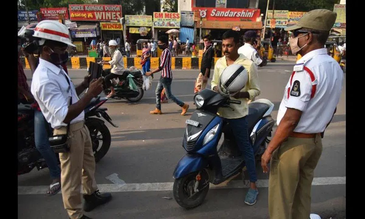 Telangana: मोटर चालकों के लिए लंबित चालानों पर छूट की योजना