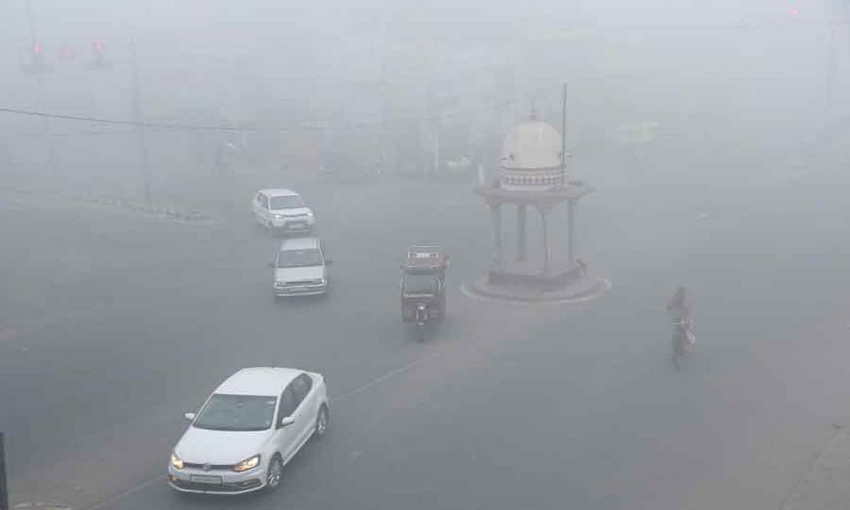 Madhya Pradesh : इन दिनों सर्दी का असर कम , कई हिस्से में हो रही बर्फबारी