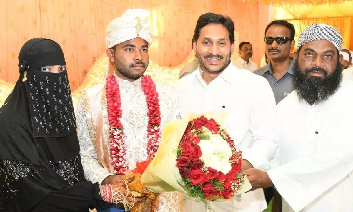 सीएम वाईएस जगन शादी समारोह में शामिल हुए