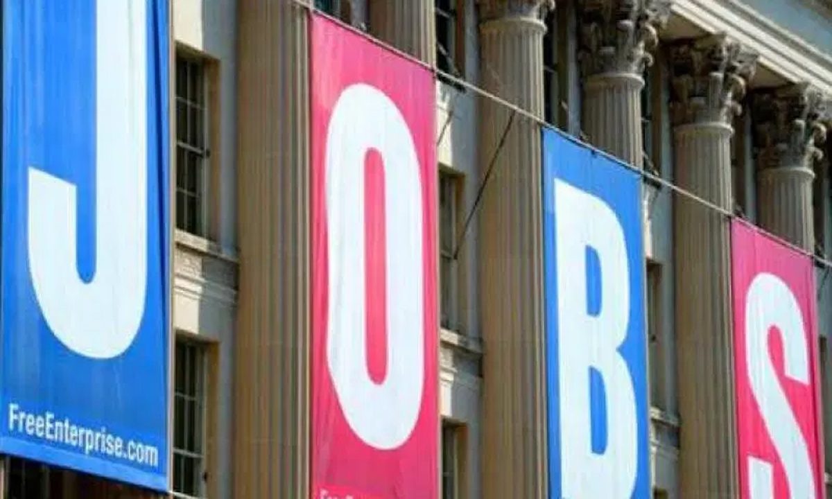 टेक कंपनियां नियुक्ति पर रोक लगाने के लिए तैयार