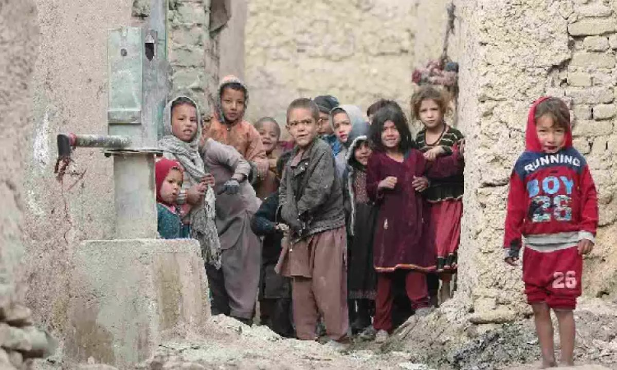 रिपोर्ट का दावा, अफगानिस्तान में 40 फीसदी बच्चों की जरूरतें पूरी नहीं