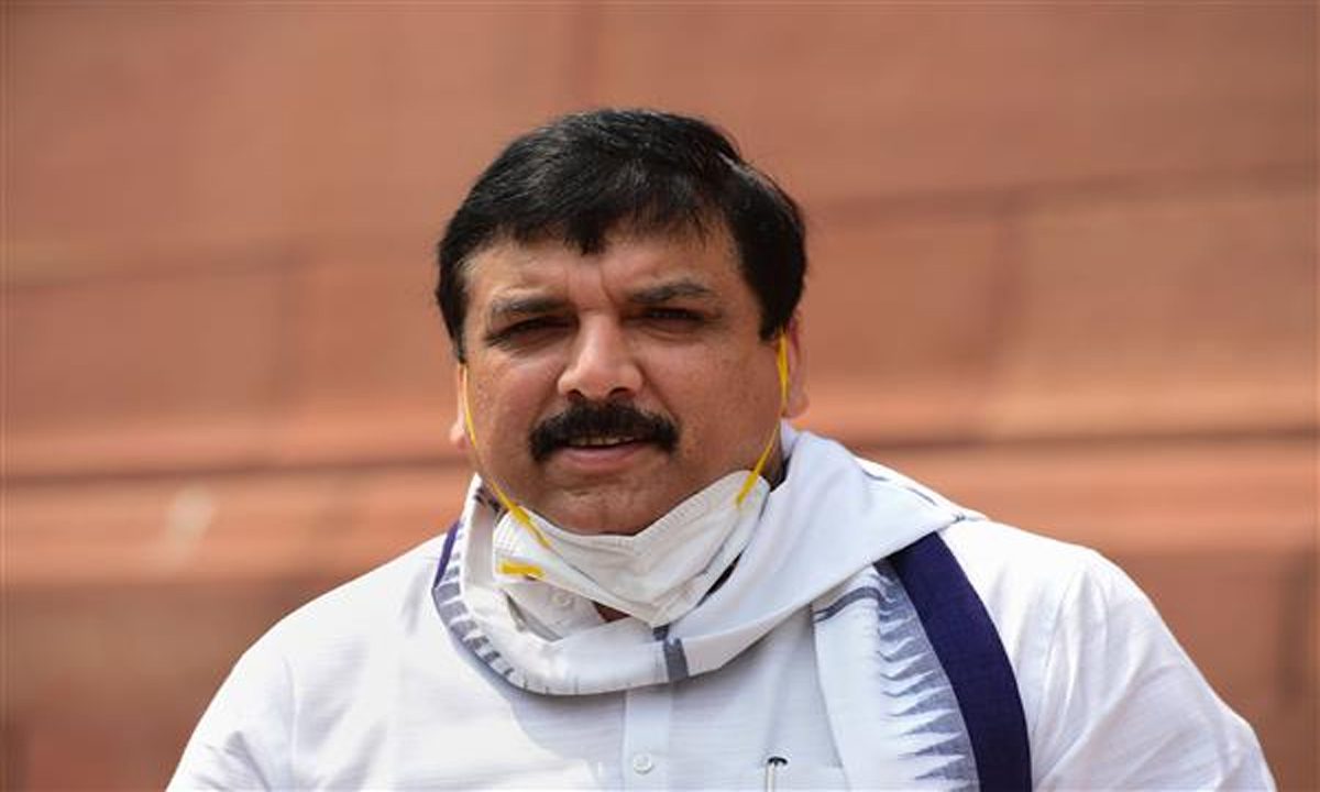 AAP नेता संजय सिंह के खिलाफ प्रोडक्शन वारंट जारी