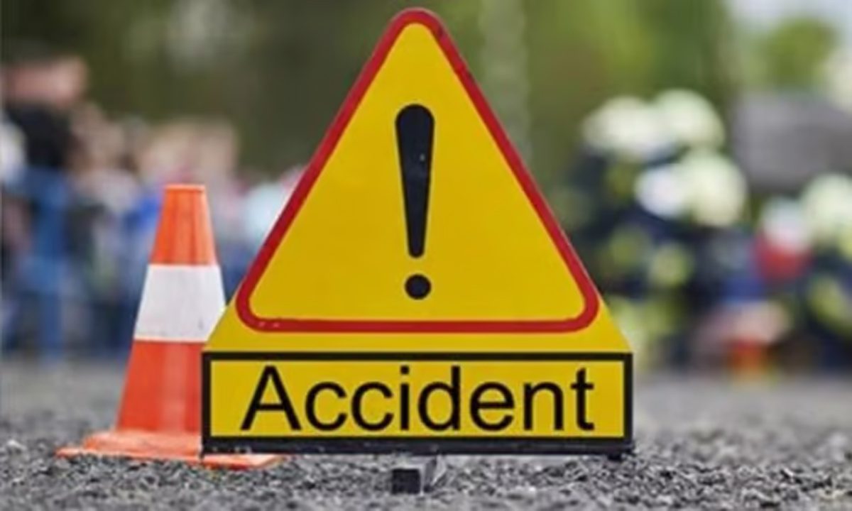 ट्रैक्टर दुर्घटना में स्कूली छात्र की मौत, अन्य घायल