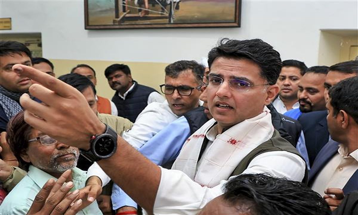 'पायलट के फोन को ट्रैक किया जा रहा था', गहलोत के ओएसडी का दावा