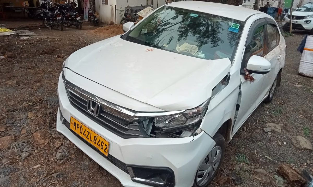 नशे में दोस्तों ने युवक को चलती कार से बाहर फेंका, 25 KM घसीटने से दर्दनाक मौत