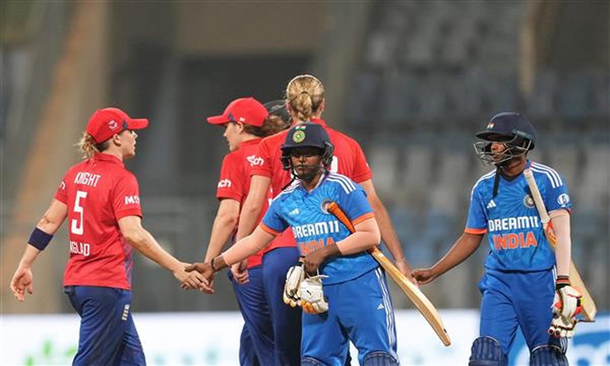 महिला T20I में इंग्लैंड से 38 रन से हारा भारत