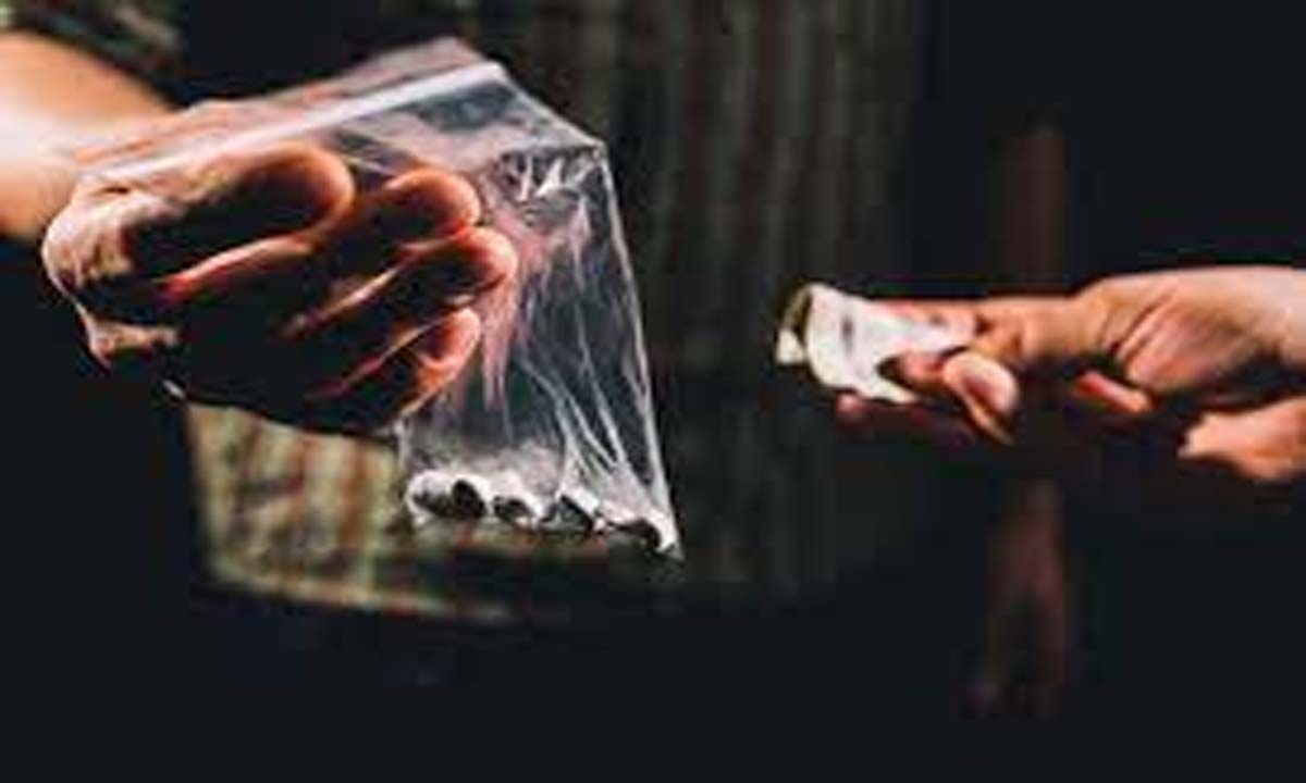 रियासी में ड्रग तस्कर गिरफ्तार