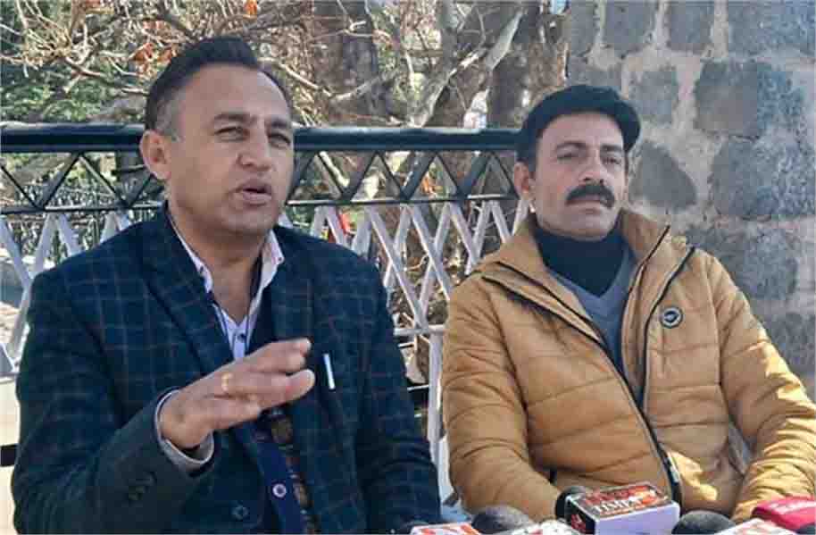 इंगलिश मीडियम किया जाए अनिवार्य: वीरेंद्र चौहान