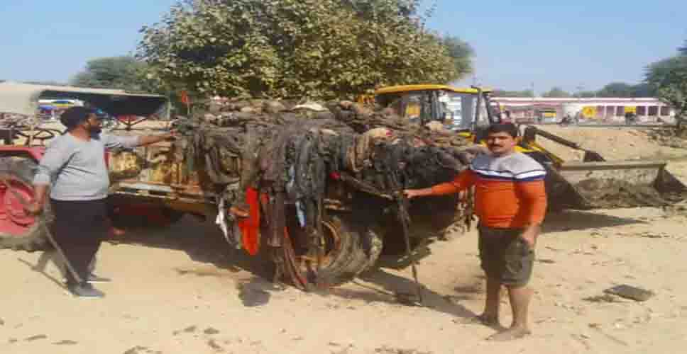 रींगस में भैरू बाबा मंदिर परिसर में बनी जोहड़ी की हुई सफाई
