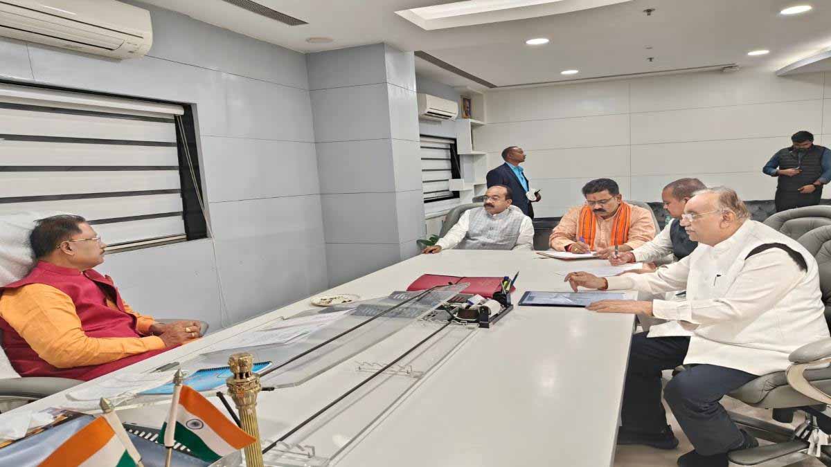 डिप्टी सीएम से मिले पूर्व सांसद, किसानों की समस्या पर की चर्चा