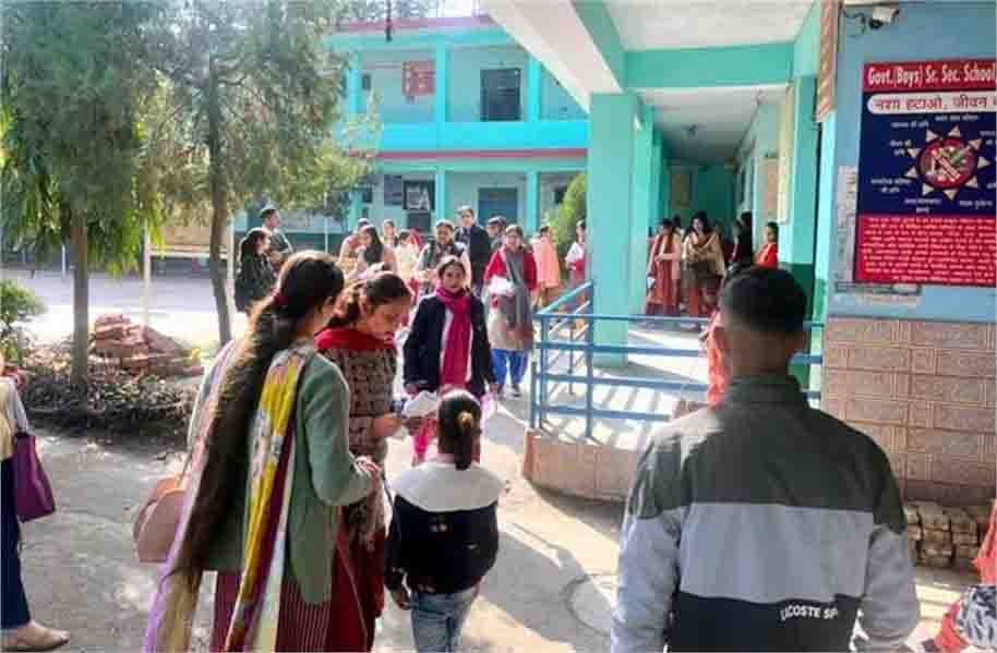 हमीरपुर व नादौन में 665 अभ्यर्थियों ने दी टैट परीक्षा