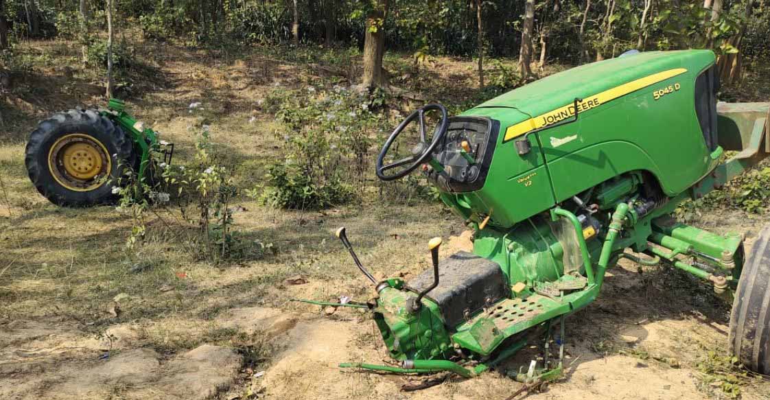 बोलेरो और ट्रैक्टर में भिड़ंत, 10 लोग घायल