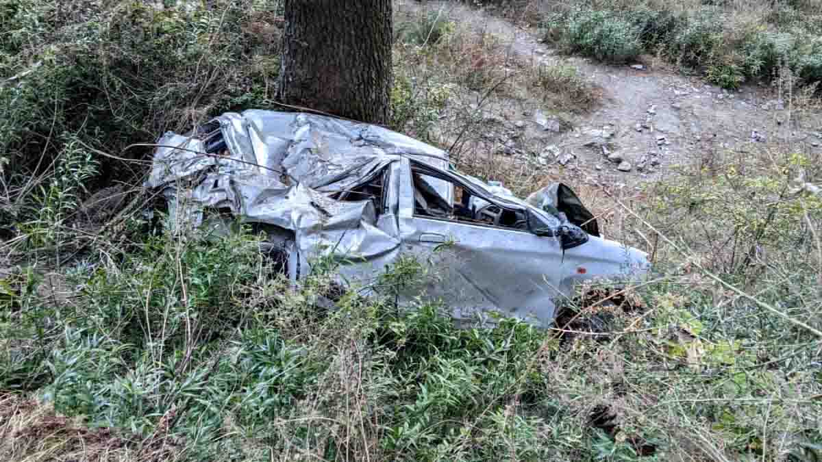 Kullu Road Accident: खाई में गिरी कार, 2 लोगों की मौत