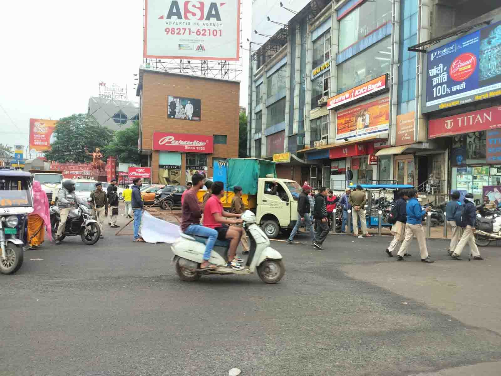 रायपुर में चल रहा बुलडोजर, अवैध अतिक्रमण पर कसा शिकंजा