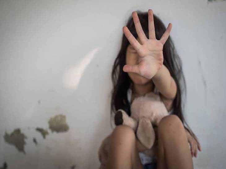चीज खिलाने के बहाने किया 5 साल की मासूम से बलात्कार, चीखती रही पीड़िता