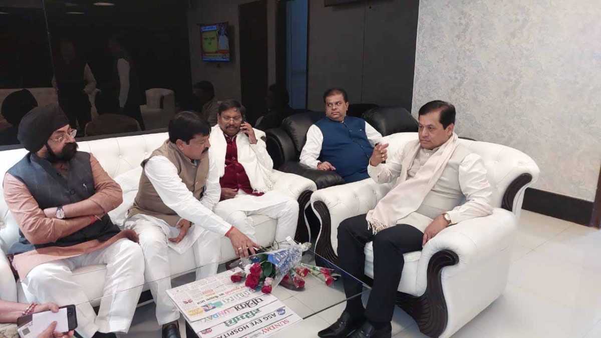 रायपुर पहुंचे बीजेपी ऑब्ज़र्वर सर्वानंद सोनवाल और अर्जुन मुंडा