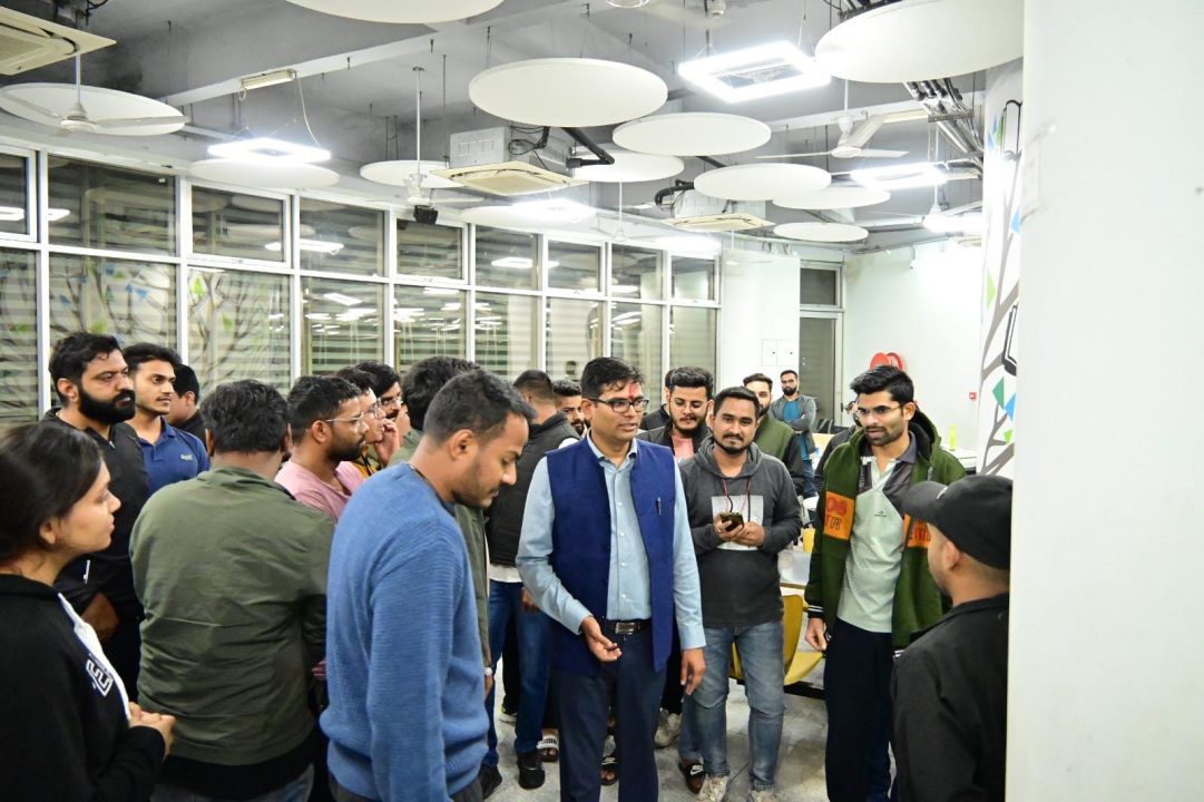 नालंदा परिसर में स्टूडेंट्स से मिले ओपी चौधरी