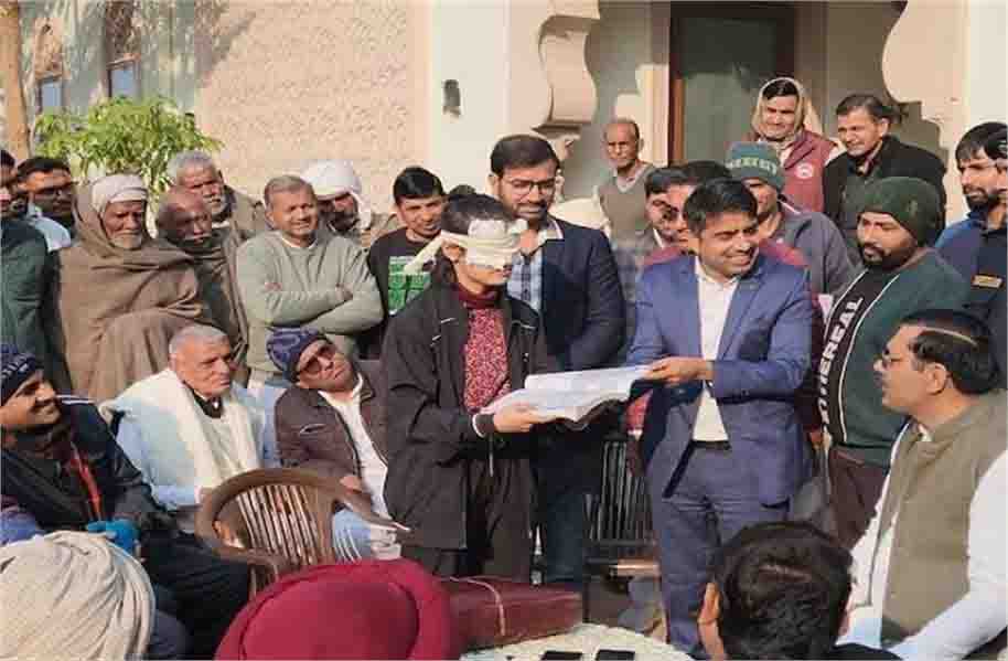 वंडर गर्ल रिया ने मंत्री देवेंद्र बबली को चौंकाया