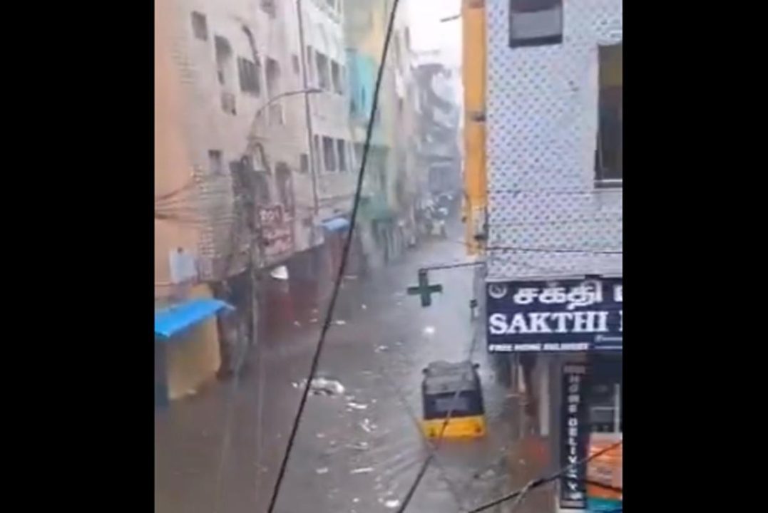 साइक्लोन का असर आज भी दिखेगा, अब तक 5 लोगों की मौत