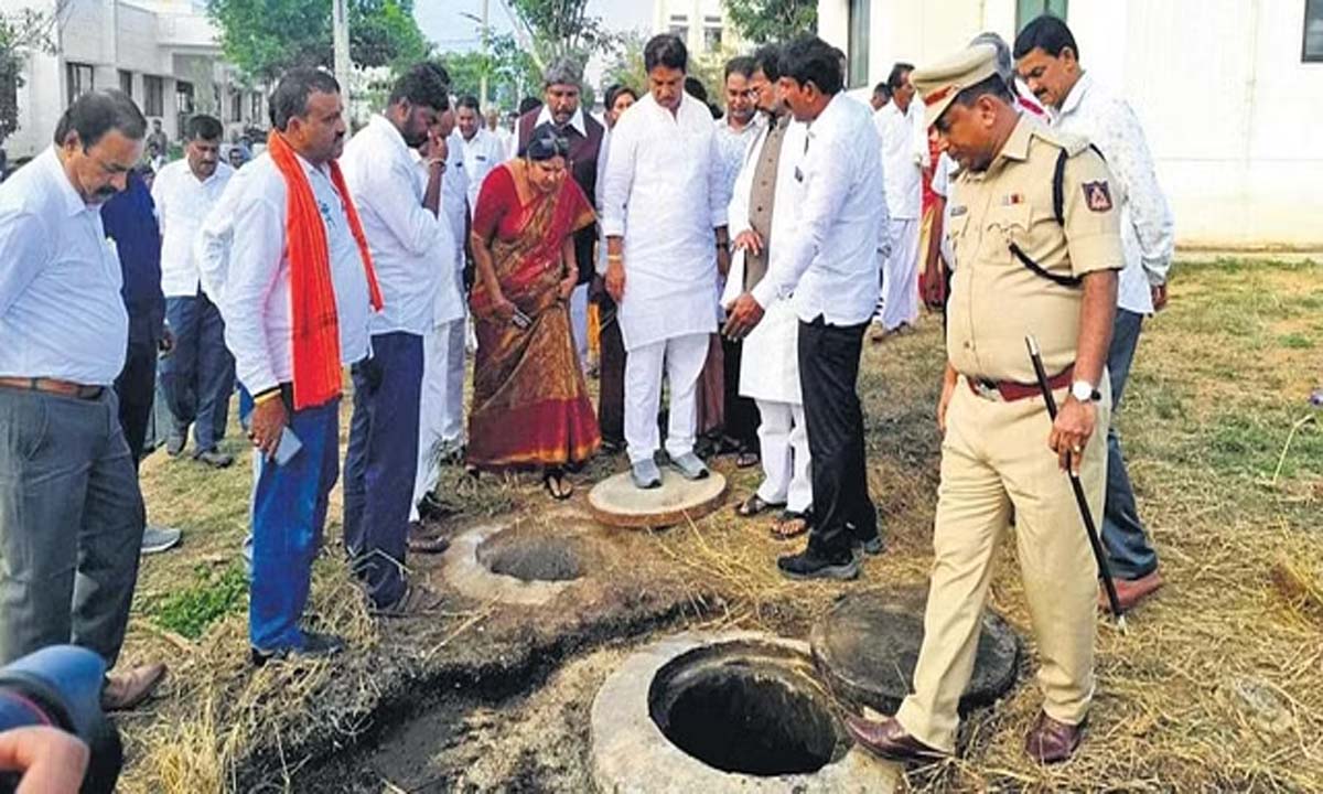 कर्नाटक के मंत्री आर अशोक ने कोलार स्कूल में मैला ढोने की घटना की न्यायिक जांच की मांग की