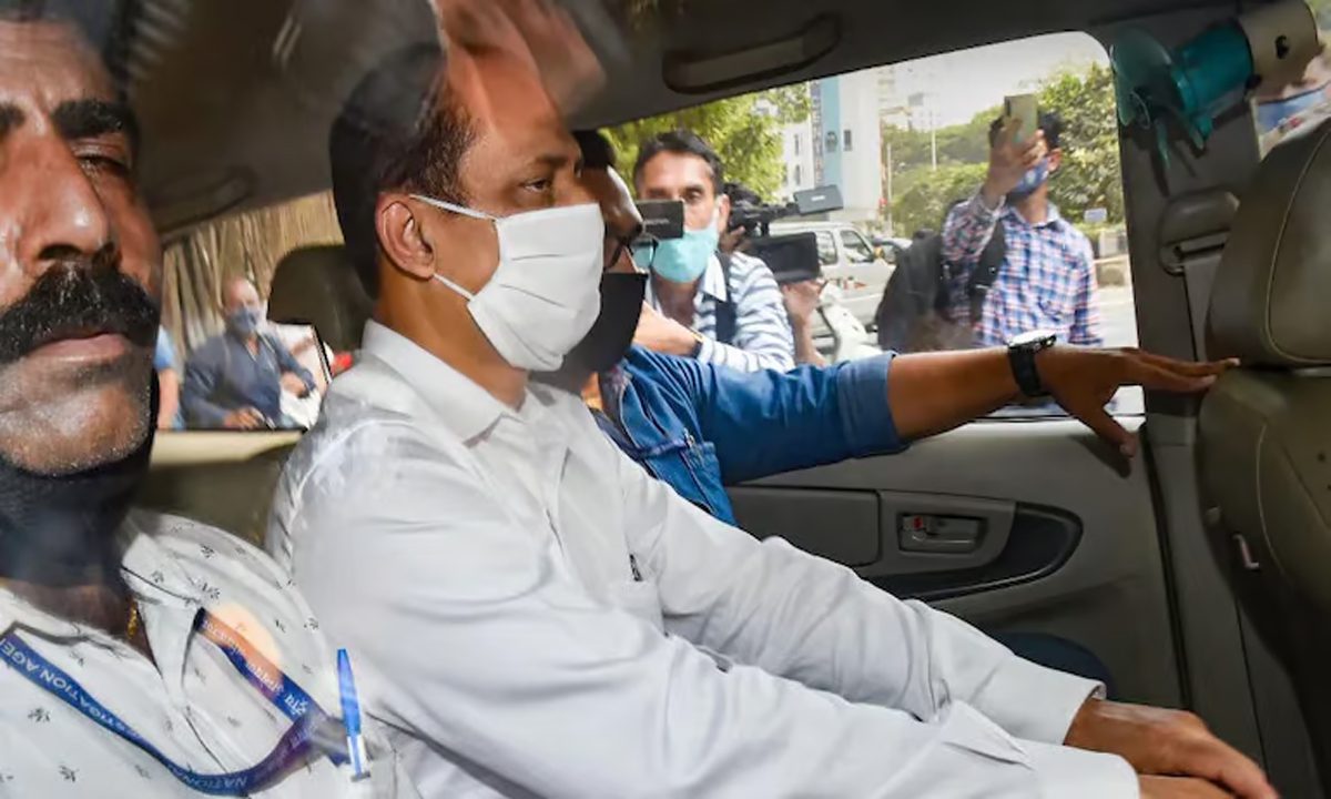 सचिन वाजे ने मनी लॉन्ड्रिंग मामले से बरी होने की मांग की